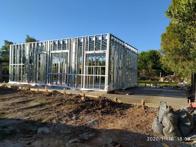 Foto de una casa construida en steel por DR construcciones en seco